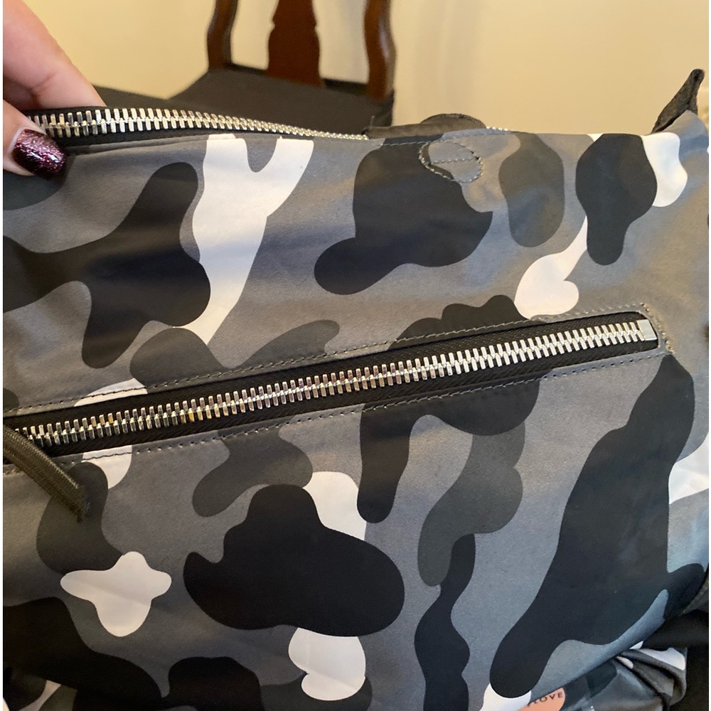 Shorty love medium tote bag camouflage-NWT